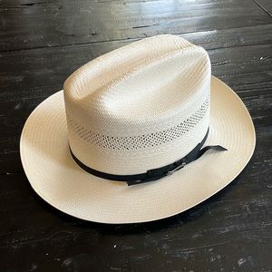 Like new white Stetson Open Road Straw Hat